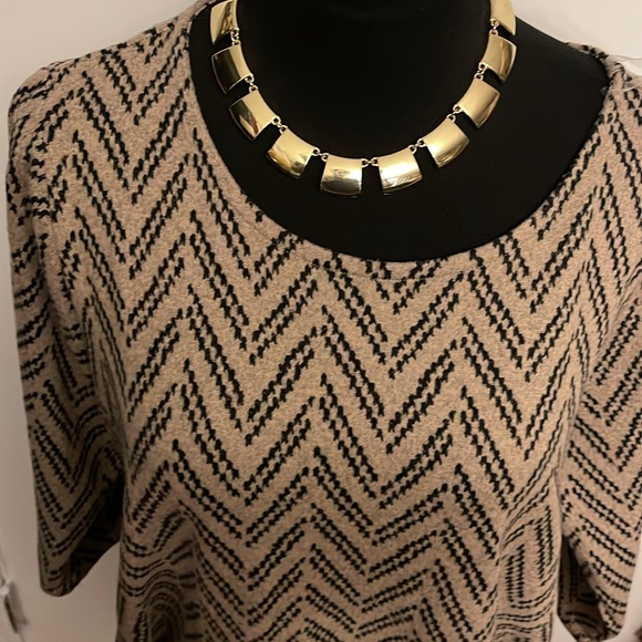 Top - Picture 2 of 7